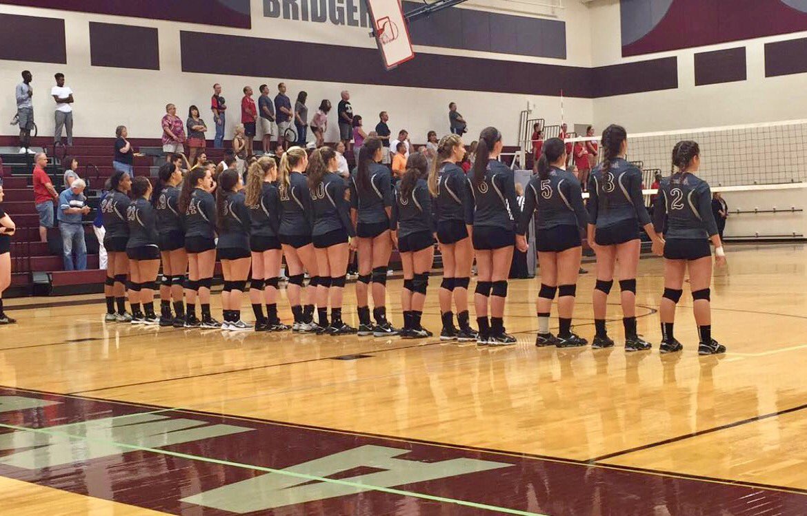ambridgegvb's tweet photo. Happy thanksgiving 🦃❤️ thankful for a great season with a great team 🏐 https://t.co/9LulQg8Kpg