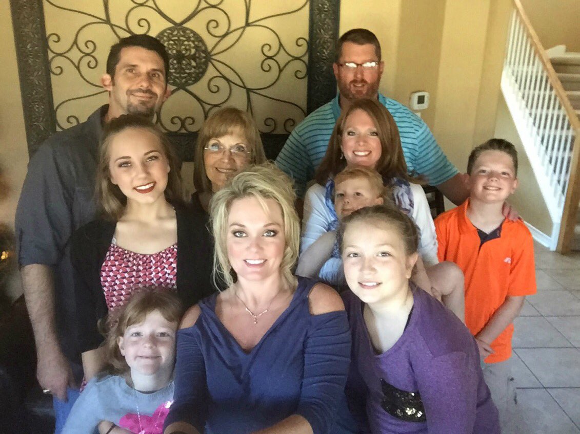 lauren_houser's tweet image. Happy thanksgiving from our family! @Coach_Mabry @JCHouser #imstuffed #gobblegobble