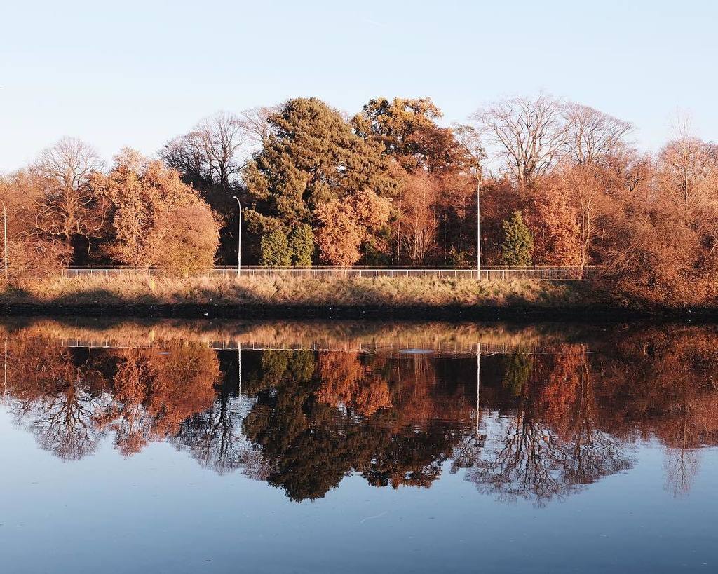 urbanbelfast's tweet photo. The Tow Path is sweet. Especially when the river is this calm. #urbanbelfast https://t.co/gr2NI2lCh9 https://t.co/c5N34GH1pF