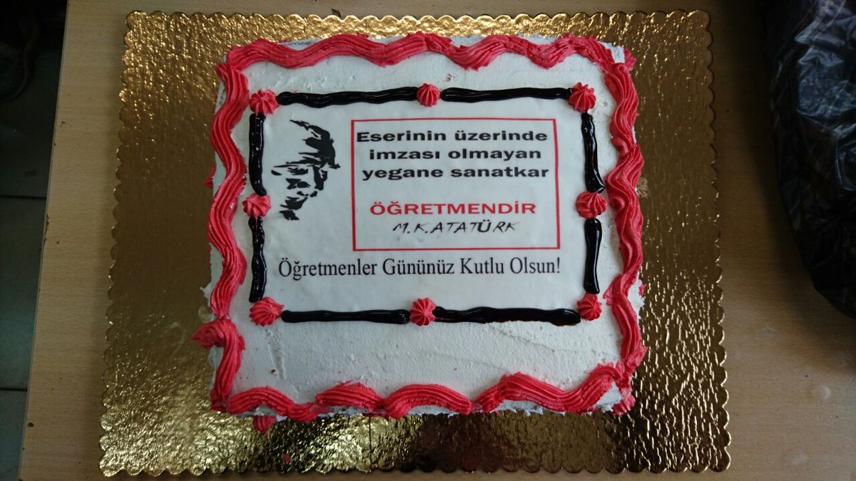 HulyaElfida's tweet photo. Öğretmenler günümü kutlayan tüm velilerimize teşekkür ediyorum pastam harika olmuş teşekkürler :) https://t.co/HqGANAVQoj