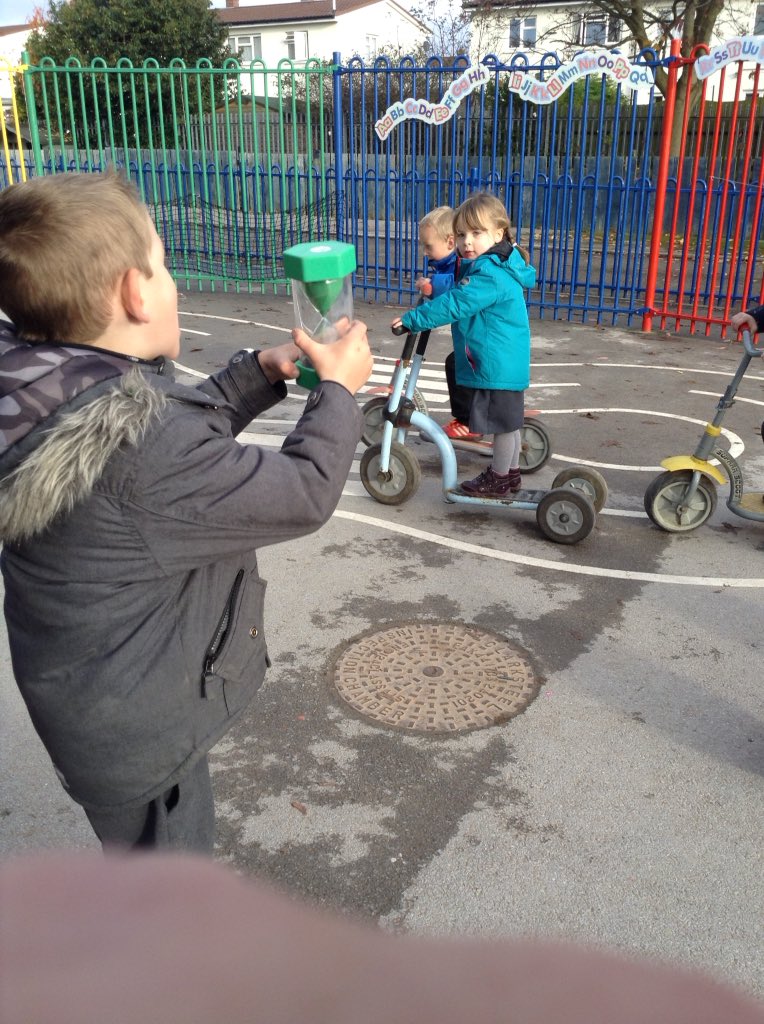 appletonprimary's tweet photo. Great timing of scooting and racing in Foundation #activehull #outdoorlearning https://t.co/0zXvgbL7f3
