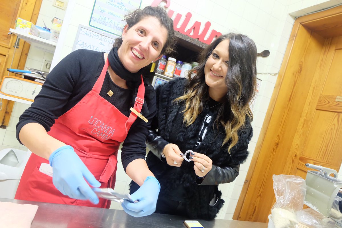 charmeHTL's tweet photo. Grazie a collaborazione con @donnedelvinotaa  e @donnedelvino  in #trentino va in scena un #corsocucina dedicato a #Ilnostrocuorevaalcentro https://t.co/DTe1u7QZH3