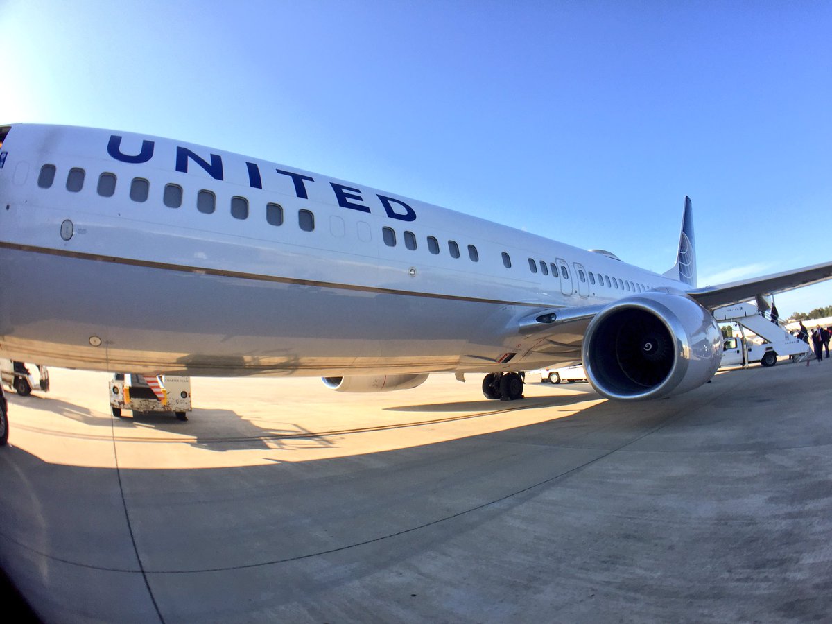 UHCougarFB's tweet photo. Thanks to our friends @united for our ride to Memphis #HTownTakeover https://t.co/K6HCwArFIs