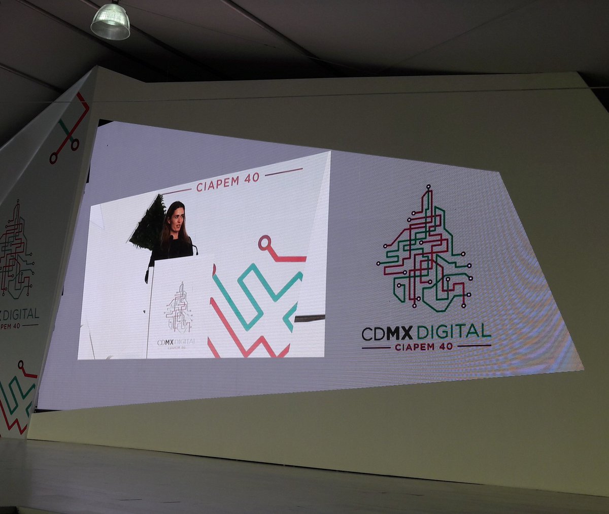 korivel's tweet photo. Impartiendo conferencia de #IoT #SmartCity en @GobCDMX c/colegas @katalinG #civictech @WorldBank @u_GeOBe #CIAPEM40 https://t.co/gifrc3FSC2