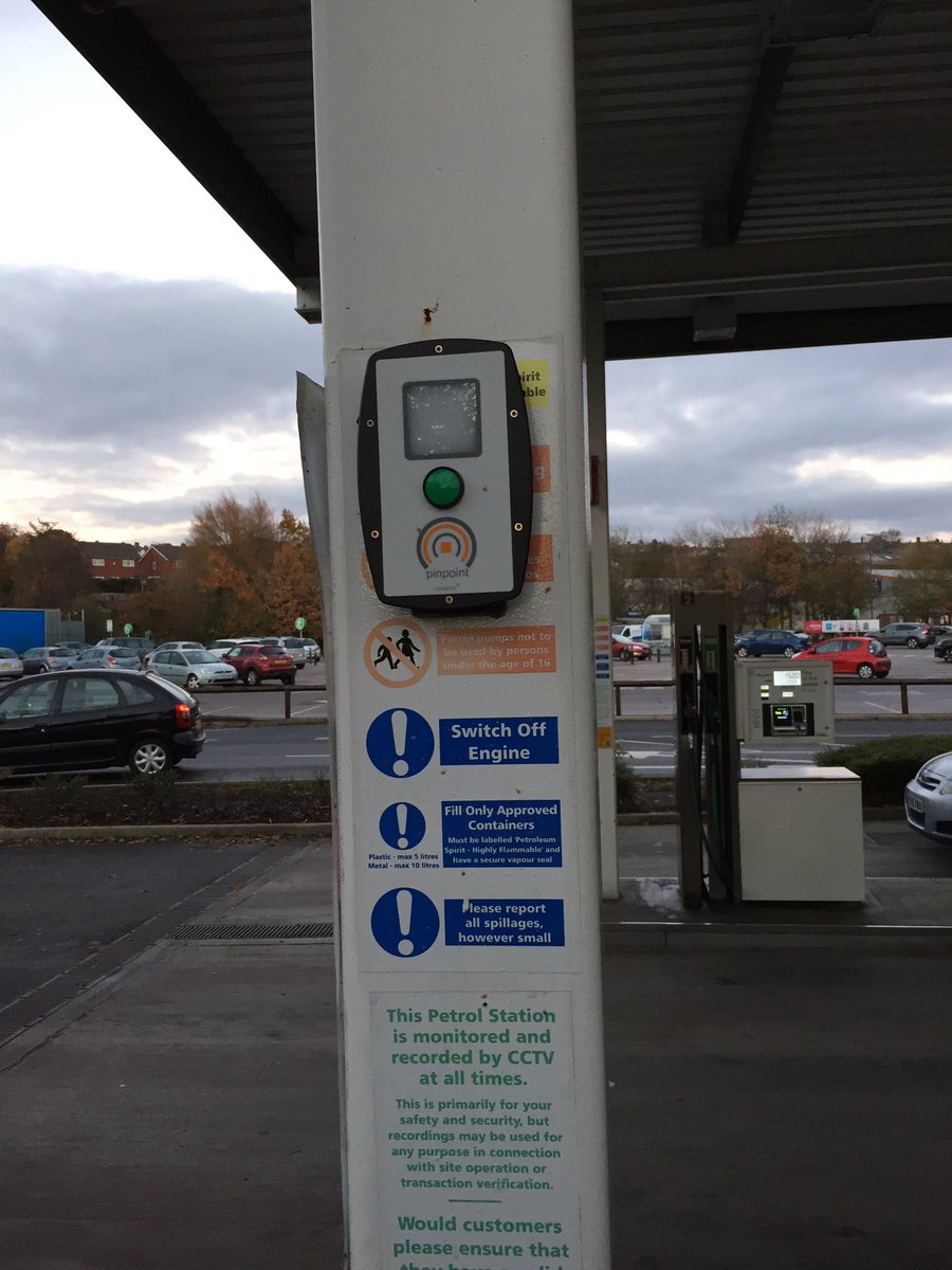 Dubbzdg's tweet photo. @asda i guess these safety signs are now obsolete since you decided to cover them up??? https://t.co/GhP9vVPpUp