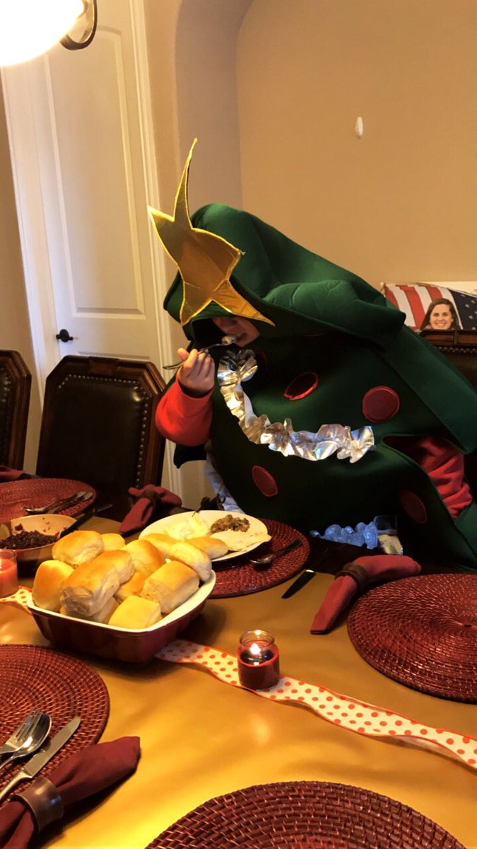 rachrawe's tweet photo. Just trying to make it through Thanksgiving so we can all celebrate Christmas together https://t.co/k7TZlUbFw3
