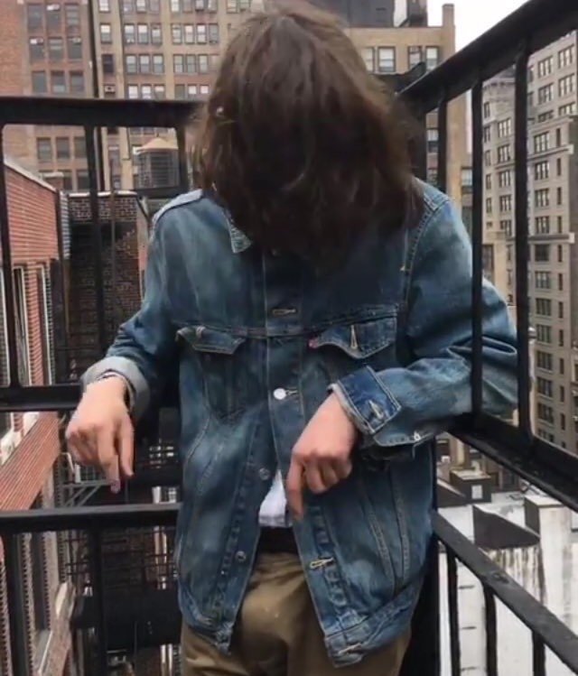 levinwogdr's tweet photo. 》if you're a lover you should know 
the lonely moments just get lonelier 
the longer you're in love
than if you were alone《 https://t.co/PKC8ENZ2ts
