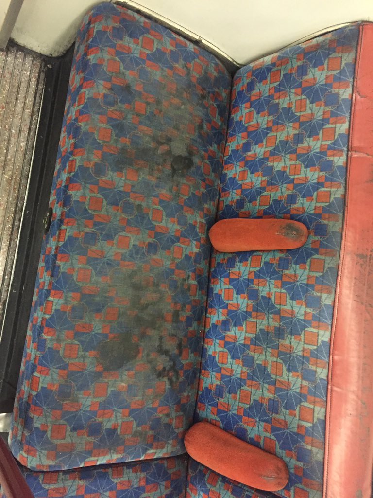 hmx500's tweet photo. Tube #3253 - Glad I left my bike behind and paid for a bakerloo line seat: @bakerlooline @TfL ..Tube upgrade = Lies @SadiqKhan https://t.co/jcnlzHT1aW