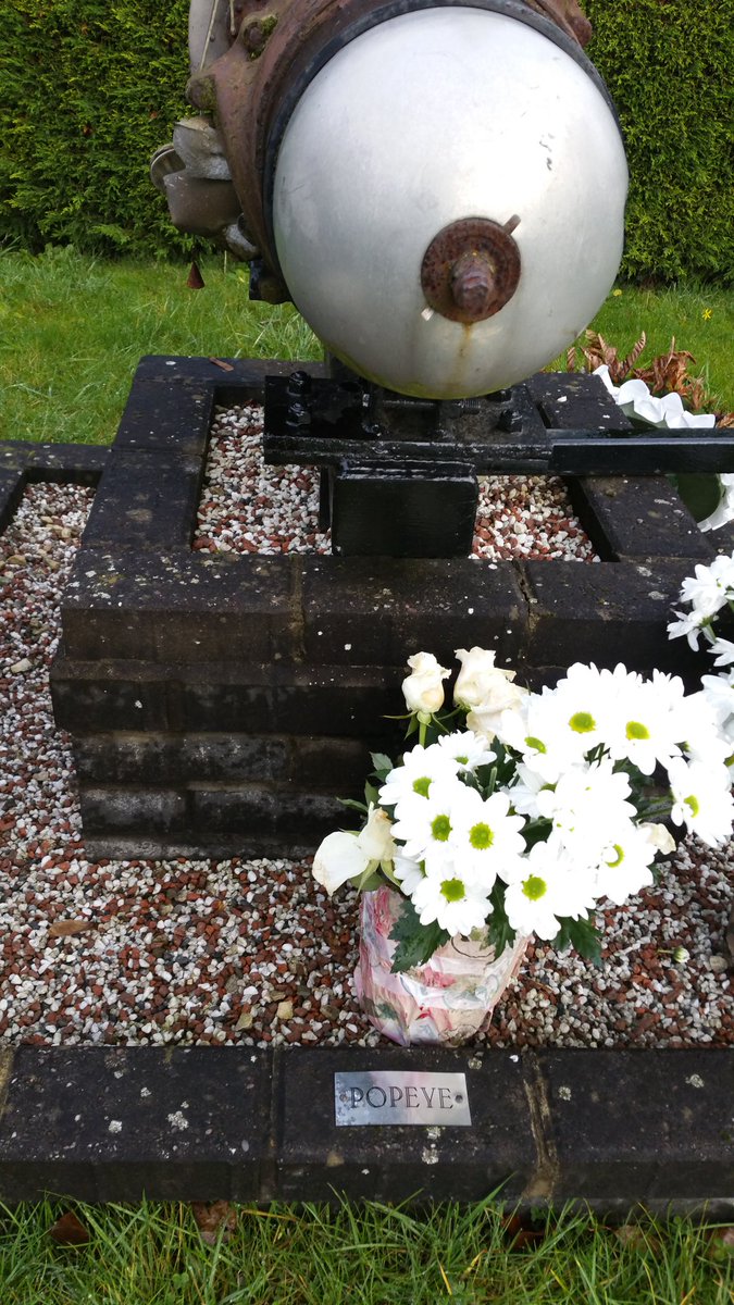 Thememorialmob's tweet photo. #166Squadron #RAF #Lancaster Bomber propellor recovered by the #RNLAF. The Squadron took part in #OpManna food drops in Holland during #WW2 https://t.co/VDjXTrZ6QE