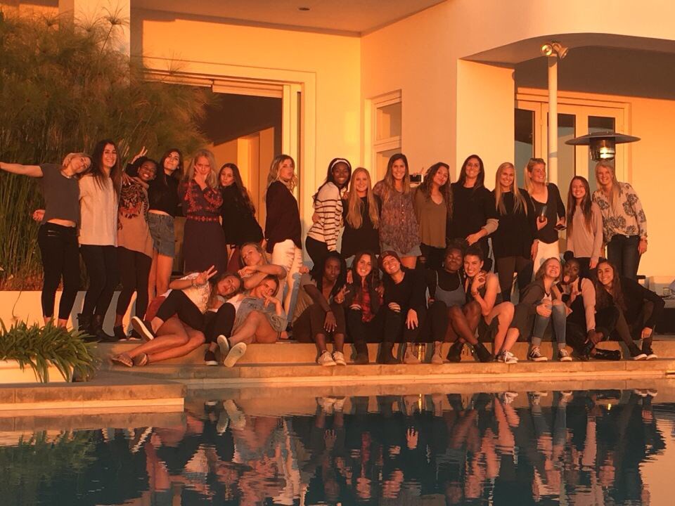 sjprudhomme18's tweet image. Thankful for the squad everyday! Happy thanksgiving from your @USC_WSoccer team! ❤️💛✌️