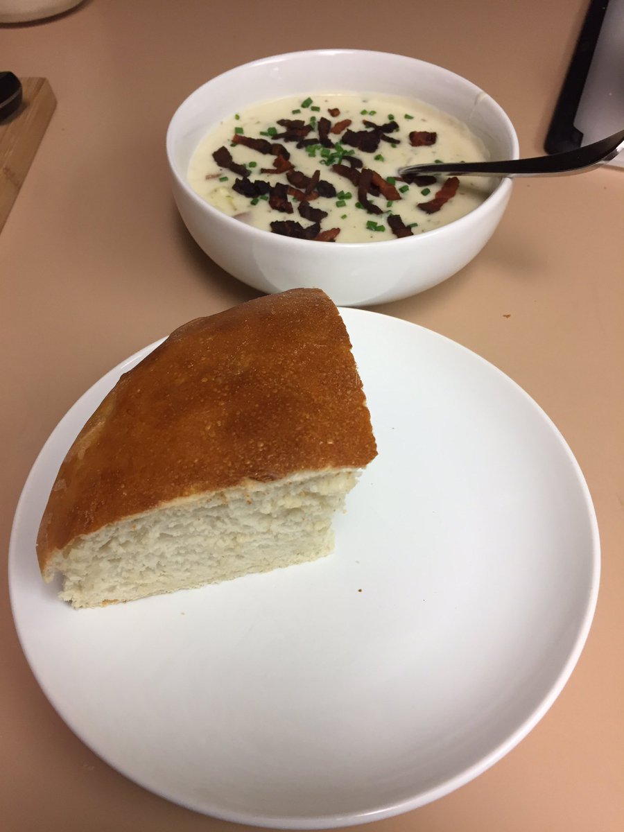 oviphagy's tweet photo. #thisbennettcooks #thisbennettbakes homemade #bakedpotatosoup and #sourdoughbread #idahome #mrmom https://t.co/dqlNmgsOYy