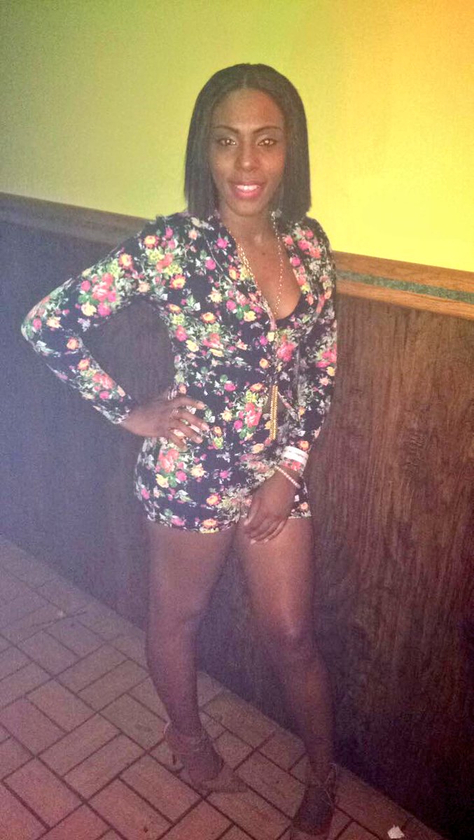 JayySoPrissy's tweet photo. Last night teas #Thanksgiving2k16 @BlacYoungstaFB #LooseCounty @Pr3ttyblack02 https://t.co/KwmYn7bn8c