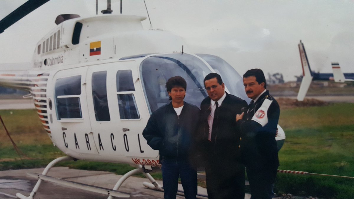 VicenteMoros's tweet photo. #Tbt #caracolDelAire @CaracolRadio #helicopter #helicol https://t.co/EVeRyaVr8r