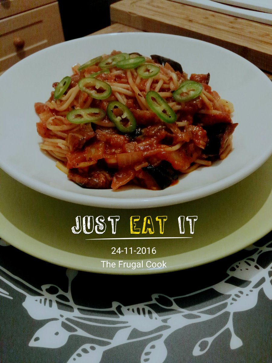 Worked on a new easy pasta recipe tonight, aubergine, garlic and chilli pasta....