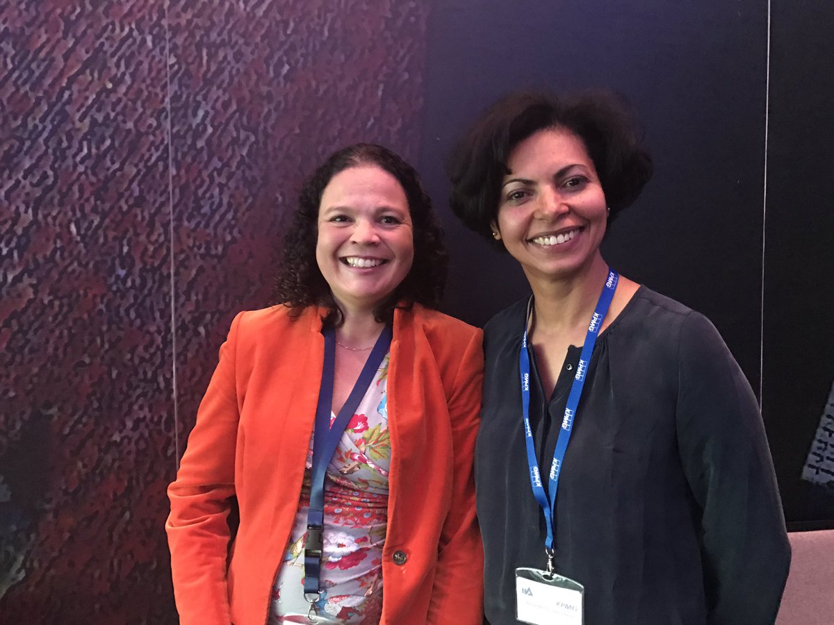 IIAAcademy's tweet photo. Zeker! Mooi duo @IrisCalmes @BenedictavLoon https://t.co/NnNp9jZN9k