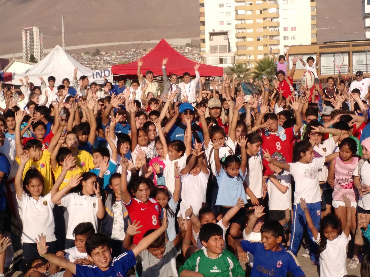 MindepTarapaca's tweet photo. Cerca de 700 menores asistieron a jornada de cierre de Programa #EDI2016 en Iquique con la presencia del Director Nacional IND @Jc_cabezas https://t.co/kWvFAvkiCy