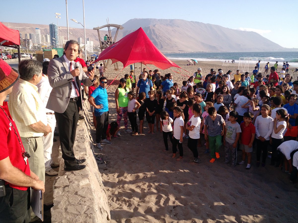 MindepTarapaca's tweet photo. Cerca de 700 menores asistieron a jornada de cierre de Programa #EDI2016 en Iquique con la presencia del Director Nacional IND @Jc_cabezas https://t.co/kWvFAvkiCy