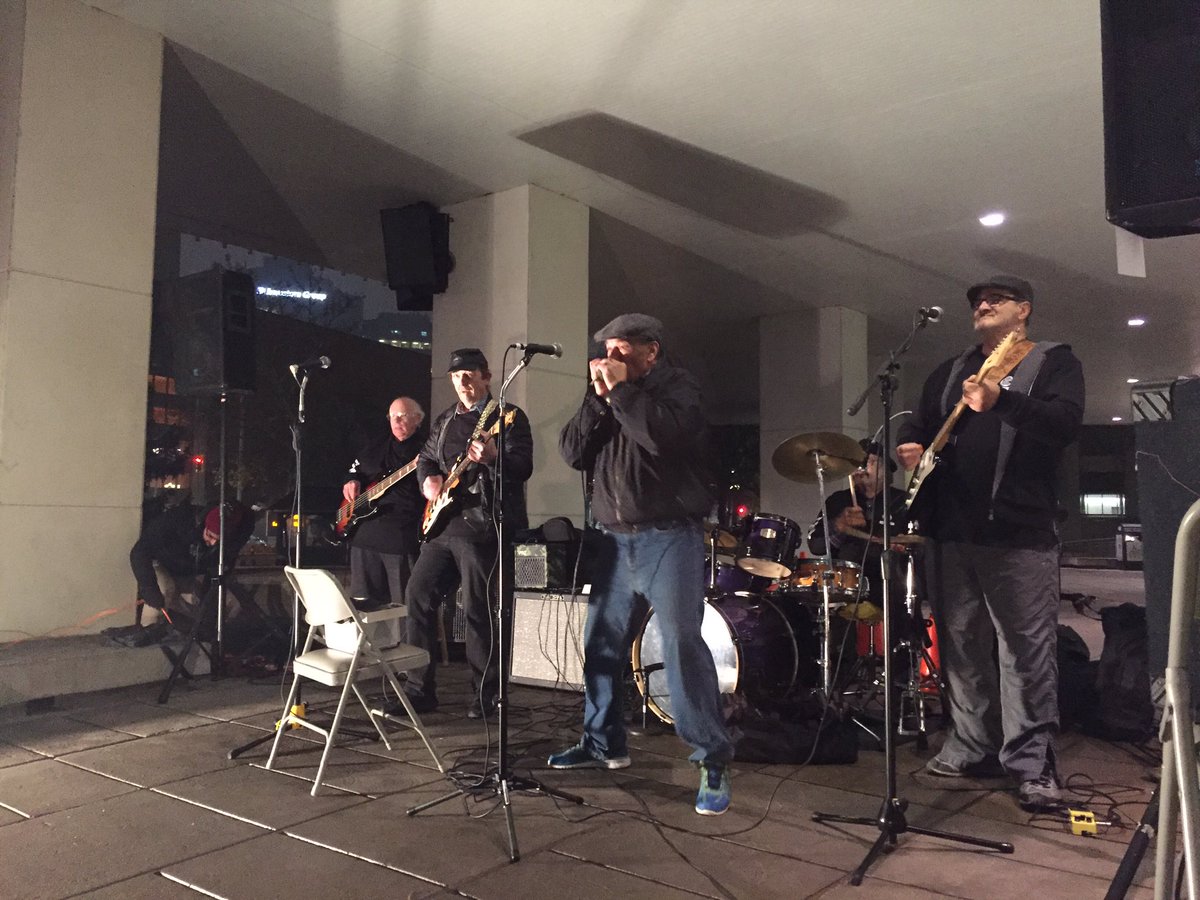 ATU107's tweet photo. The band has taken the stage. Come out and join us at #HamiltonCityHall. The countdown is on! #Rally #HamiltonTransit #ATU https://t.co/6NyLBBI7Db