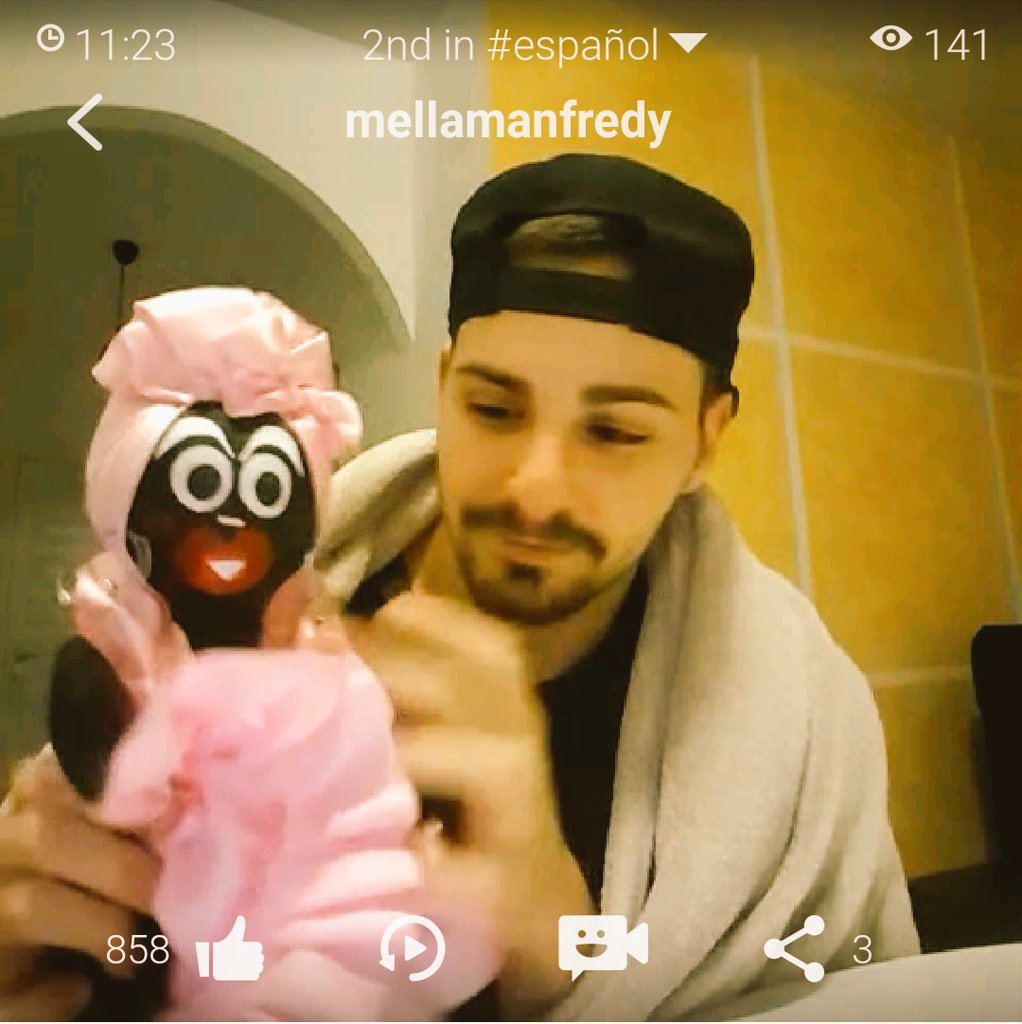 Jackzle's tweet photo. Mi novio @mellamanfredy  esta en @YouNow 😱💜
Y si .... demuestra amor por la #muñecacubana 😍💜󾓦😂 https://t.co/LJTbHOymNZ