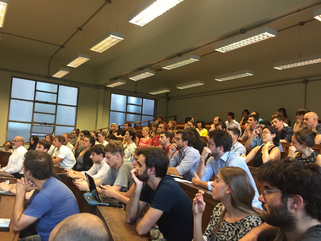 Noche de #pitch en <a href="/EmprendingUBA/">Emprending UBA</a> #2016 #emprendedores #entrepreneur #cuatri