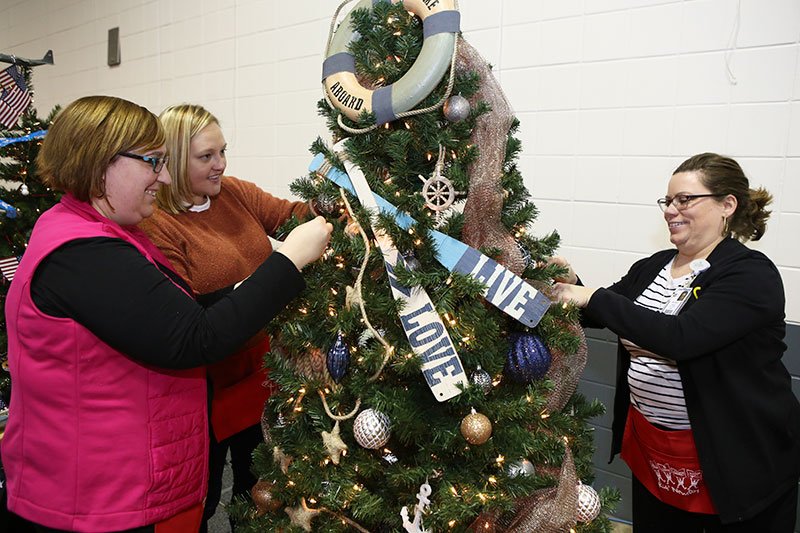 AkronChildrens's tweet photo. Holiday Tree Festival brings memories of loved ones to life #HTF16 https://t.co/4XLAaRRp3R https://t.co/aYnJccZE3p