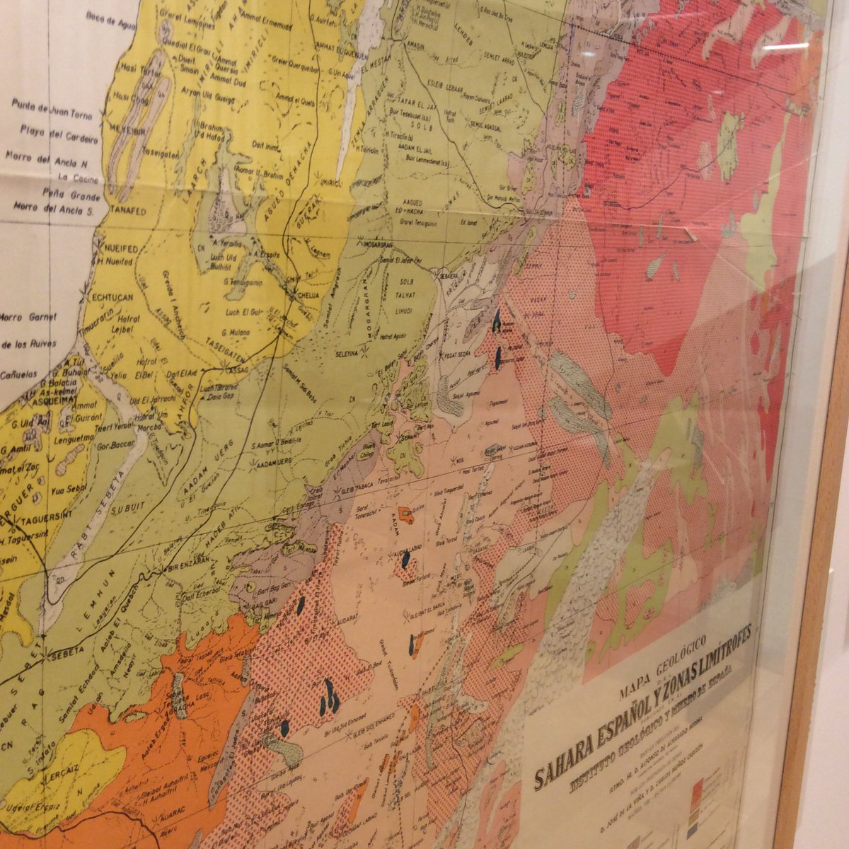 illustraciencia's tweet photo. Si estáis cerca de #Burgos os recomendanos la expo "Hispaniae Geologica" que se puede visitar en el  @CENIEH #ilustracion #mapas https://t.co/nVJwhjIqkw