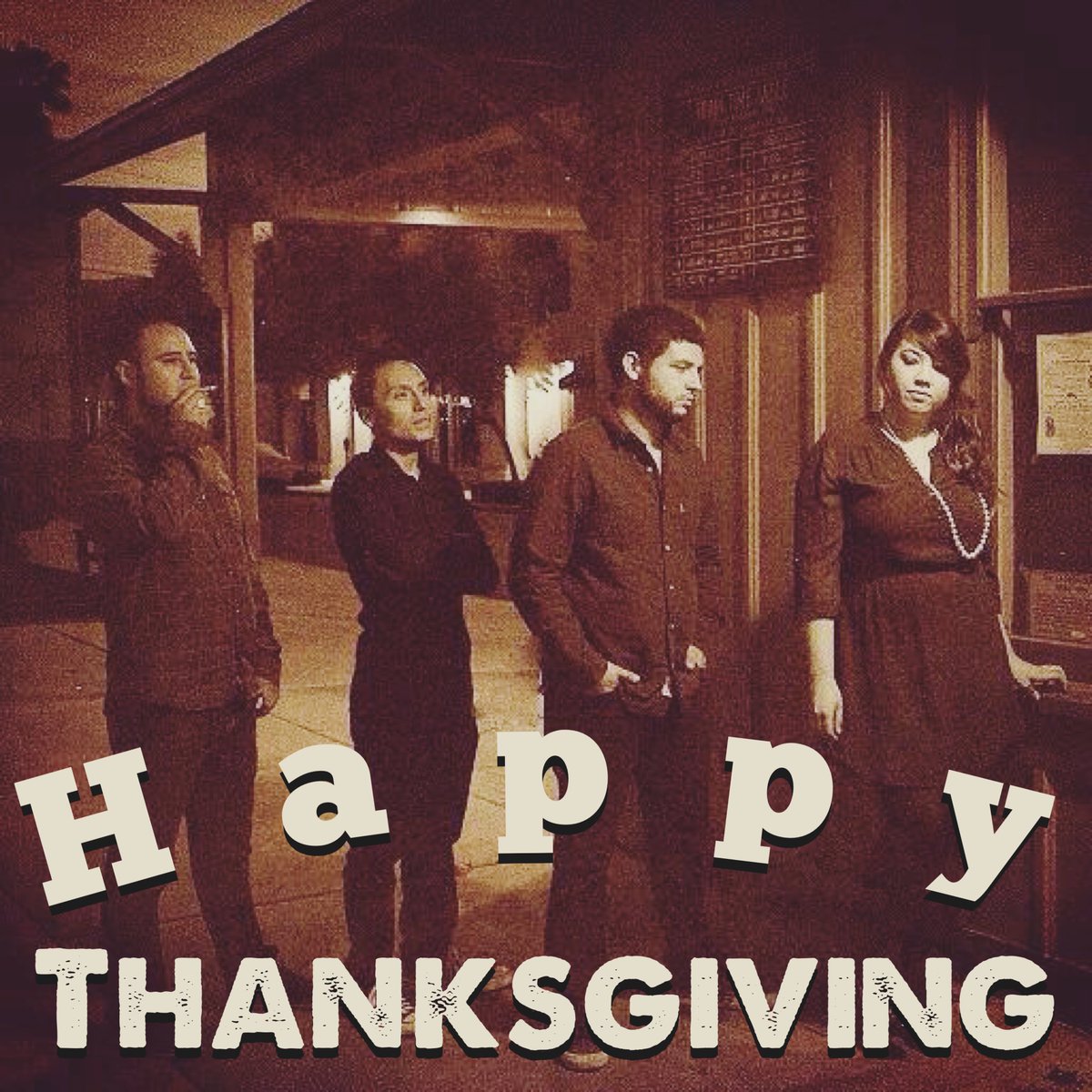 theroarr's tweet photo. Happy Thanksgiving!! // Feliz dia de acción de gracias!!!
Hoy queremos darle gracias a todos por su inmenso apoyo y cariño GRACIAS!! 🤘😊🍗🍗 https://t.co/VGVqS4cME2