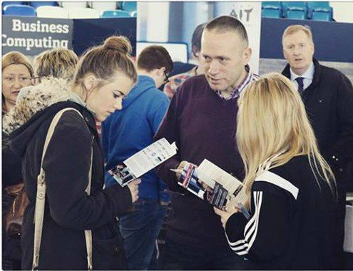 MichaelaAIT's tweet photo. Words of Wisdom, 2 students getting information at the last open day, Choose Digital Marketing cause you won't be disappointed #Aitdm #Ait https://t.co/E4r4sER2Ge
