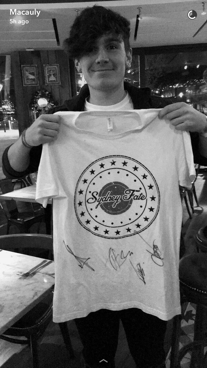 Sydney_Fate's tweet photo. Got the official Sydney Fate top signed by Bullet For My Valentine #bulletformyvalentine #newport #VIP @B4MVfever @B4mv https://t.co/SDGCLh4bvl