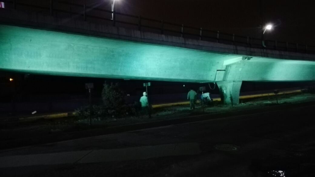 MrSecondo7u7r's tweet photo. Vaya hasta que iluminan mejor la ciudad… @Vecinodeteca @Huitzquillocan https://t.co/y4UT4pepTF