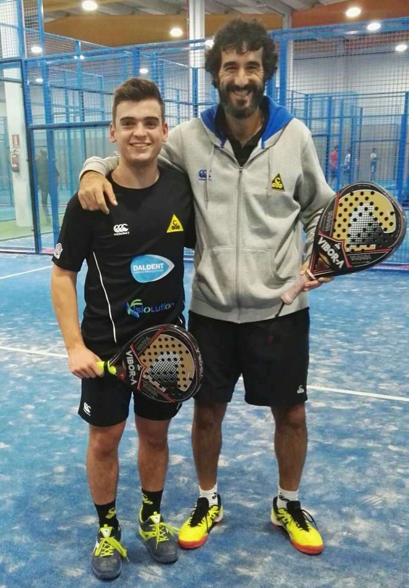 Ya en cuartos, con Dani Vaquero, mucho más q un entrenador y compañero. Mañana 20.00 hrs más <a href="/padelsuizo/">padelsuizo</a> <a href="/viborapadel/">VIBORAPADEL</a> <a href="/Daldent/">Daldent</a> <a href="/fisiolution/">Fisiolution</a>