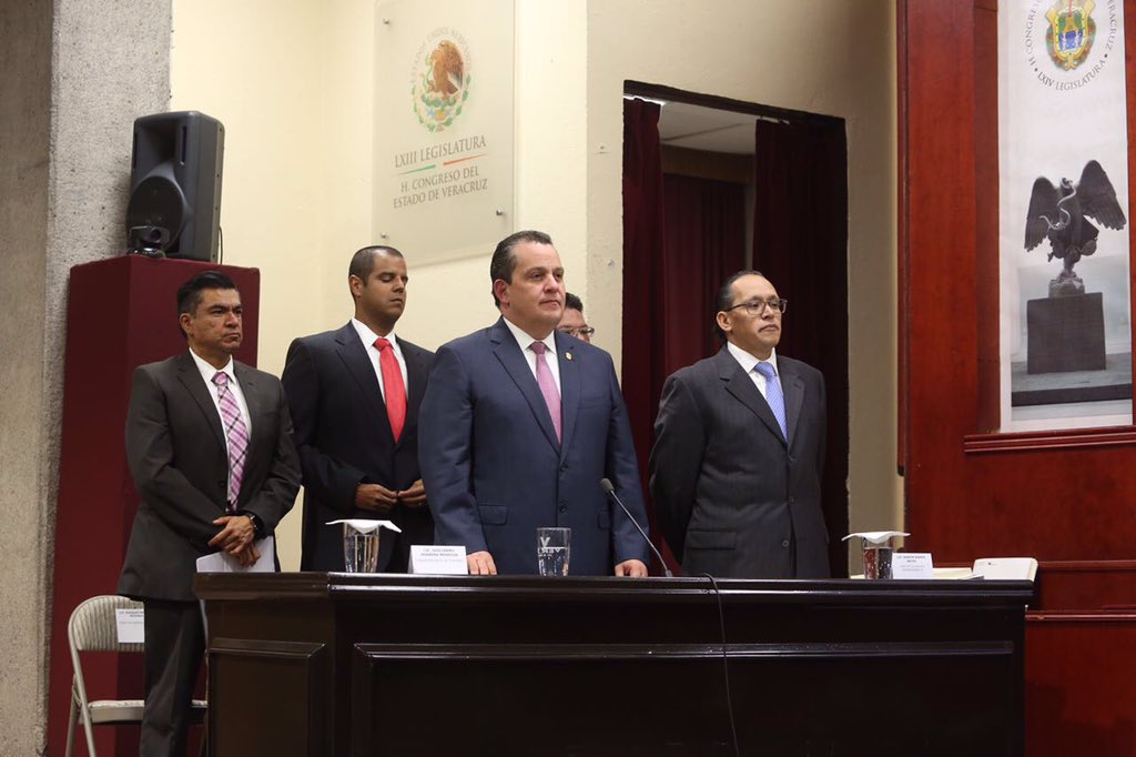 VeracruzTurismo's tweet photo. Compartimos unas tomas de la Comparecencia de la #SECTURVeracruz en @LegisVer.
Fotos por @lasanchezv 
#VeracruzIncomparable https://t.co/wnnlagzIgJ