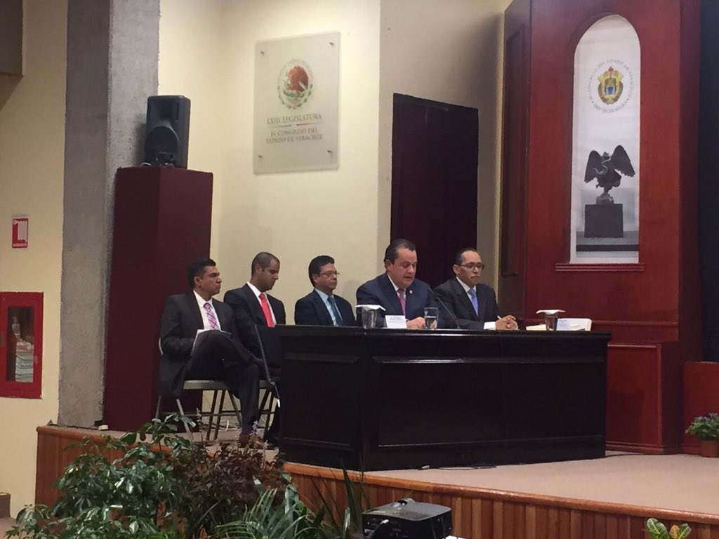 VeracruzTurismo's tweet photo. Compartimos unas tomas de la Comparecencia de la #SECTURVeracruz en @LegisVer.
Fotos por @lasanchezv 
#VeracruzIncomparable https://t.co/wnnlagzIgJ