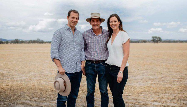 unimelbalumni's tweet photo. From idea to reality - how a #uomalumni brother &amp; sister team created family farmed @DadsOats #3010mag https://t.co/dGL8Zd5MfS https://t.co/fr72A8sSiI