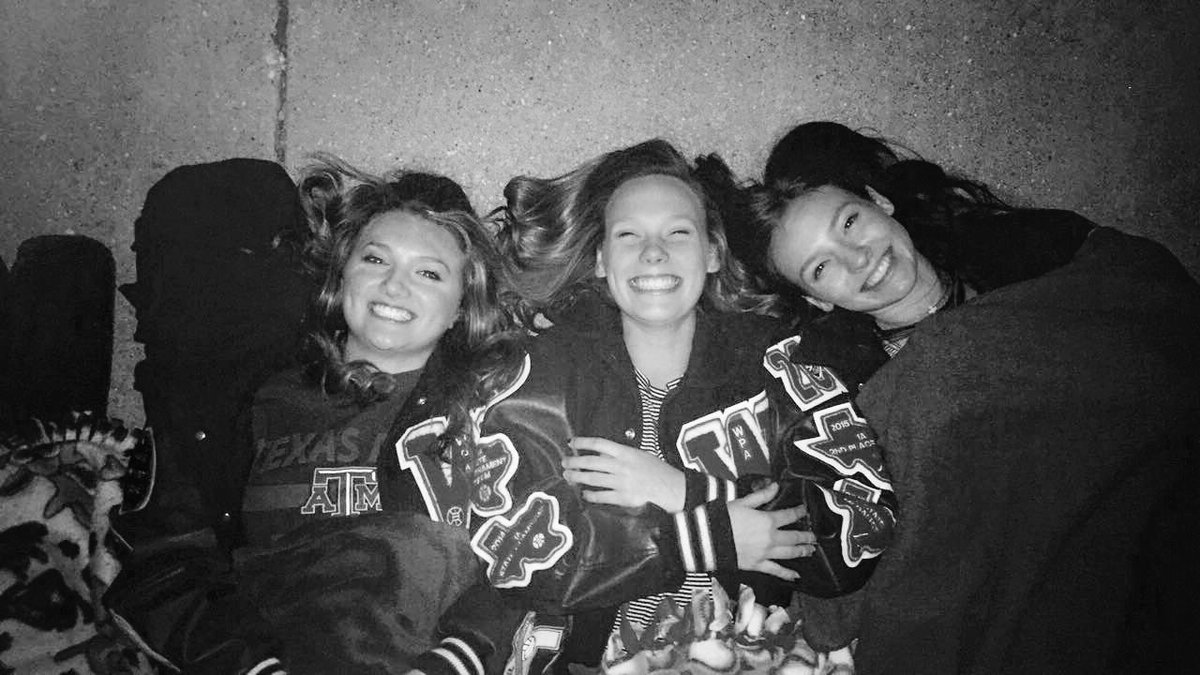 mckaylashapow's tweet photo. Thankful that these sweet people are in my life💓 #RIPByrd https://t.co/uO016kqxAK