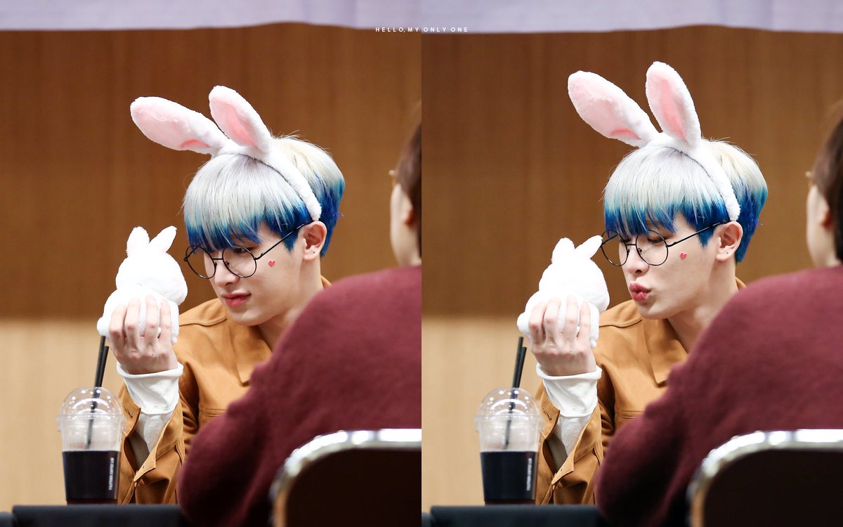 wonho_save's tweet photo. 안경 요정이 나타나셔따 ,, 다들 길을 비켜주세요 ㅠㅠㅠㅠㅠㅠㅠㅠㅠㅠㅠㅠ https://t.co/Ep4JED1VCd