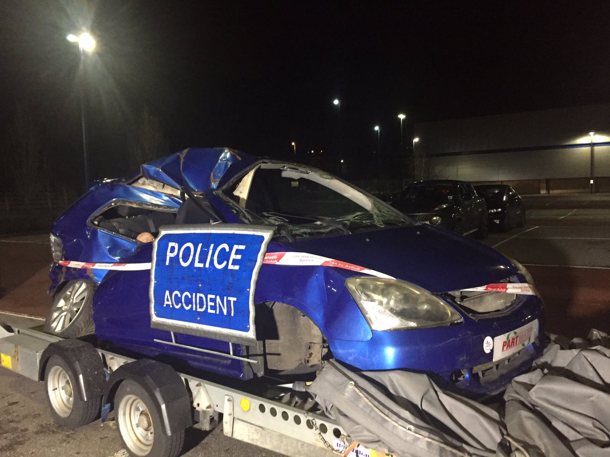 MachenRoadWatch's tweet photo. RTC involving a lamppost and travelling at 54mph #RoadSafetyEvent #RoadSafetyWeek #eyesontheroad https://t.co/ECkqcB5eLW