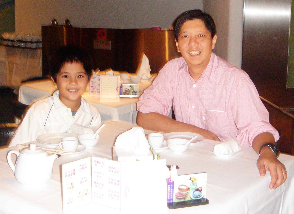 bongbongmarcos's tweet photo. Happy birthday Simon! And your wish comes true. Yes, you're the favourite... today! https://t.co/YYFznfr83c #HappyBirthdaySIMON https://t.co/PpI5UloWNt