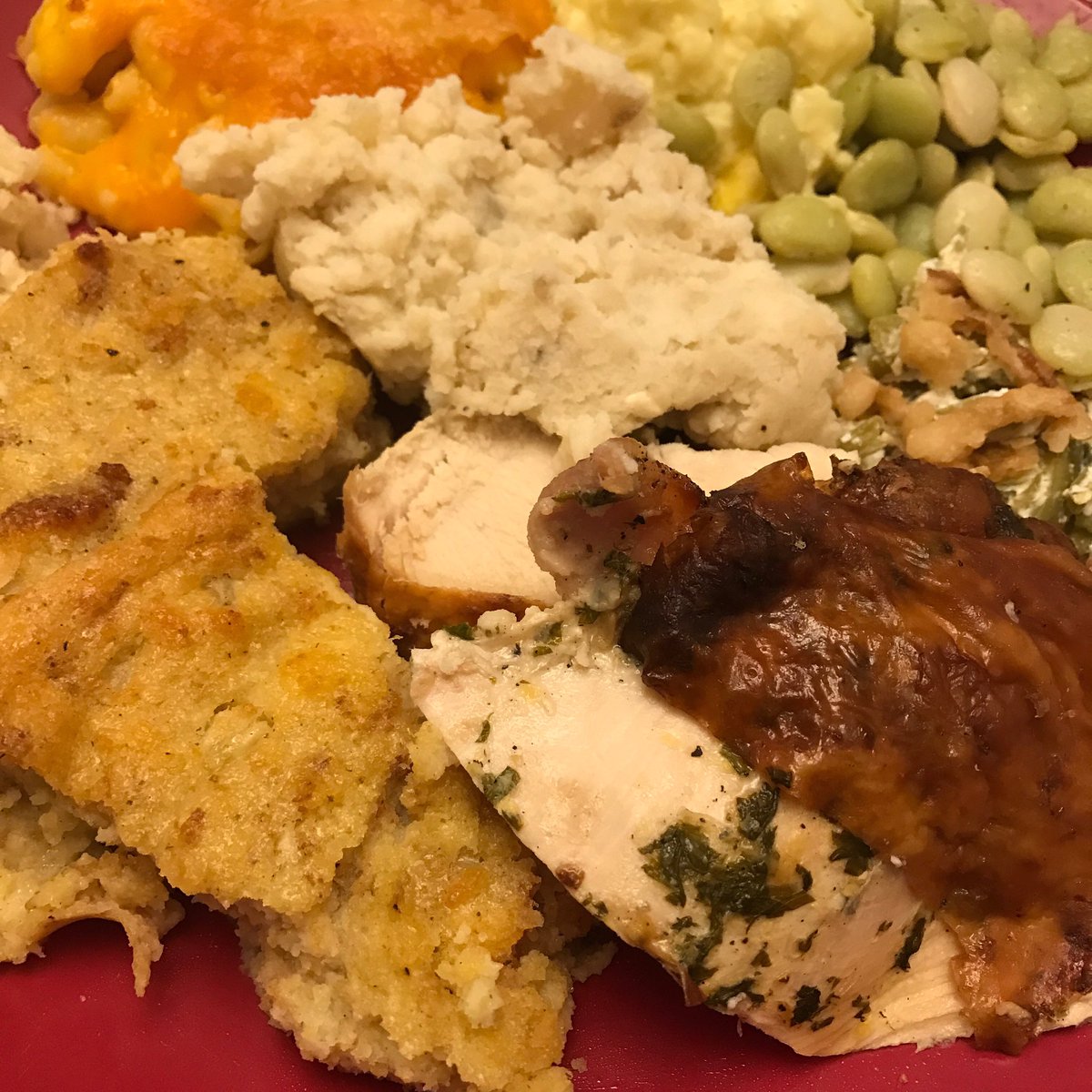 clwallace166's tweet photo. Seconds? can't. Eat. Much. More. This is so good. This dressing brings back so many memories. #grandmothersdressing https://t.co/VHNMlUIu1L