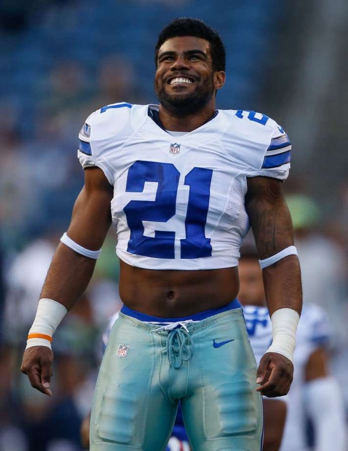 ZeksAbs's tweet photo. today's agenda: 🍝🍝🍝🍝🍝 @EzekielElliott https://t.co/tI78PeyLLs