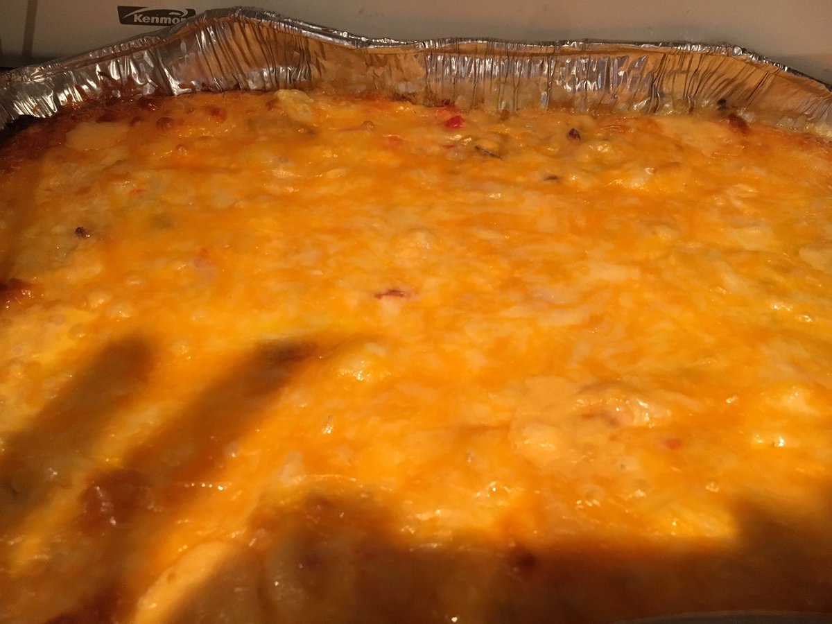 StanleyRoberts's tweet photo. #WhatChaEating
Fried Chicken
Burnt Cinnamon Apple Pie
Mac and Cheese
Dungeonses Crab ๐ฆ https://t.co/NCBN0RWVlR
