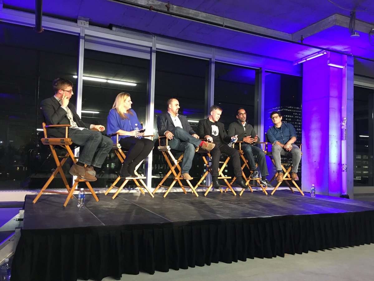 automagicX's tweet photo. An excellent panel at the #futureofwork discussion on #ai and #ml at @MaRSDD https://t.co/XfgbqOwRp7