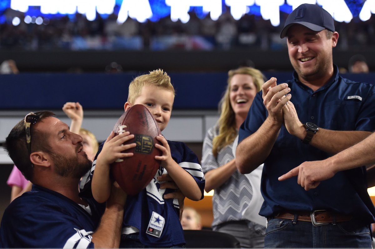 dallascowboys's tweet photo. Zeke scores runs over and gives a kid in a DeMarco Murray jersey the ball. His dad said he's getting a new jersey for Christmas. #WASvsDAL https://t.co/AymyrrXNOe