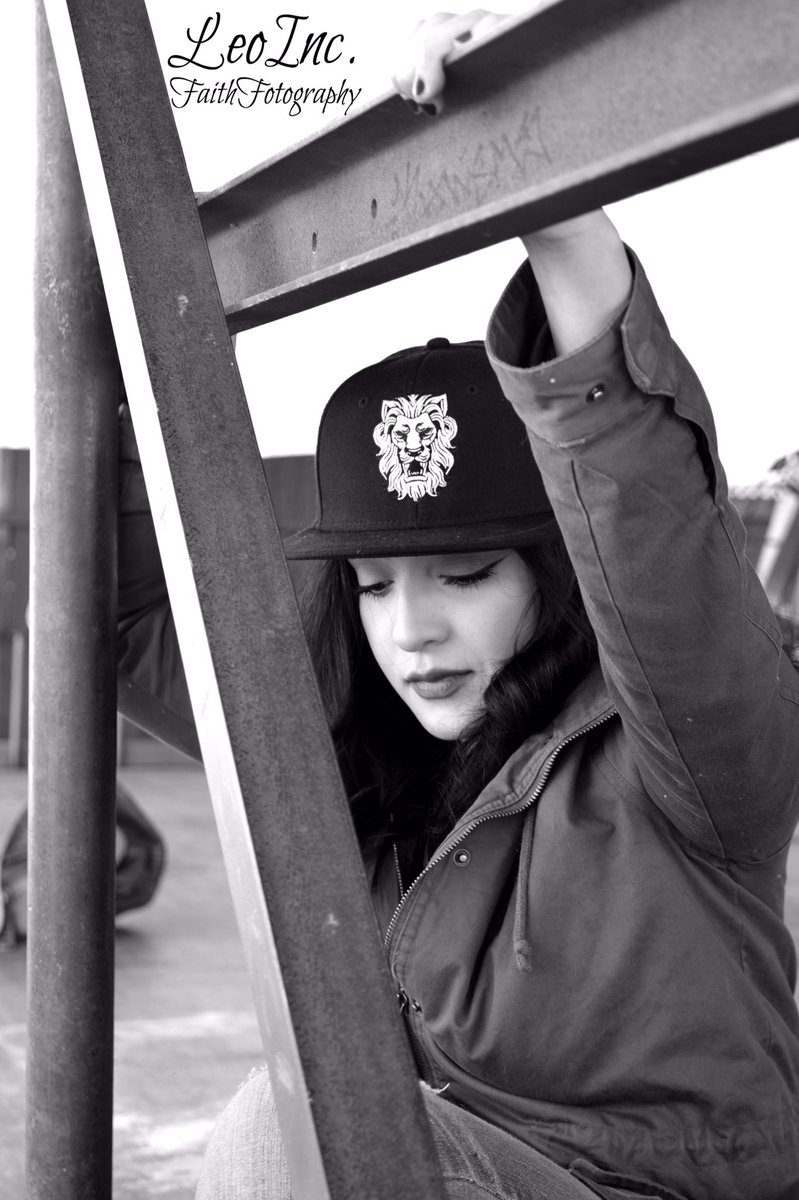 leobrandus's tweet photo. 🦁 #LeoLife | Model: Maggie Acevedo | 📸: Faith Fotography
Click the link in the bio to buy the Classic Lion Snapback! #Leo https://t.co/TuZaCxetiE