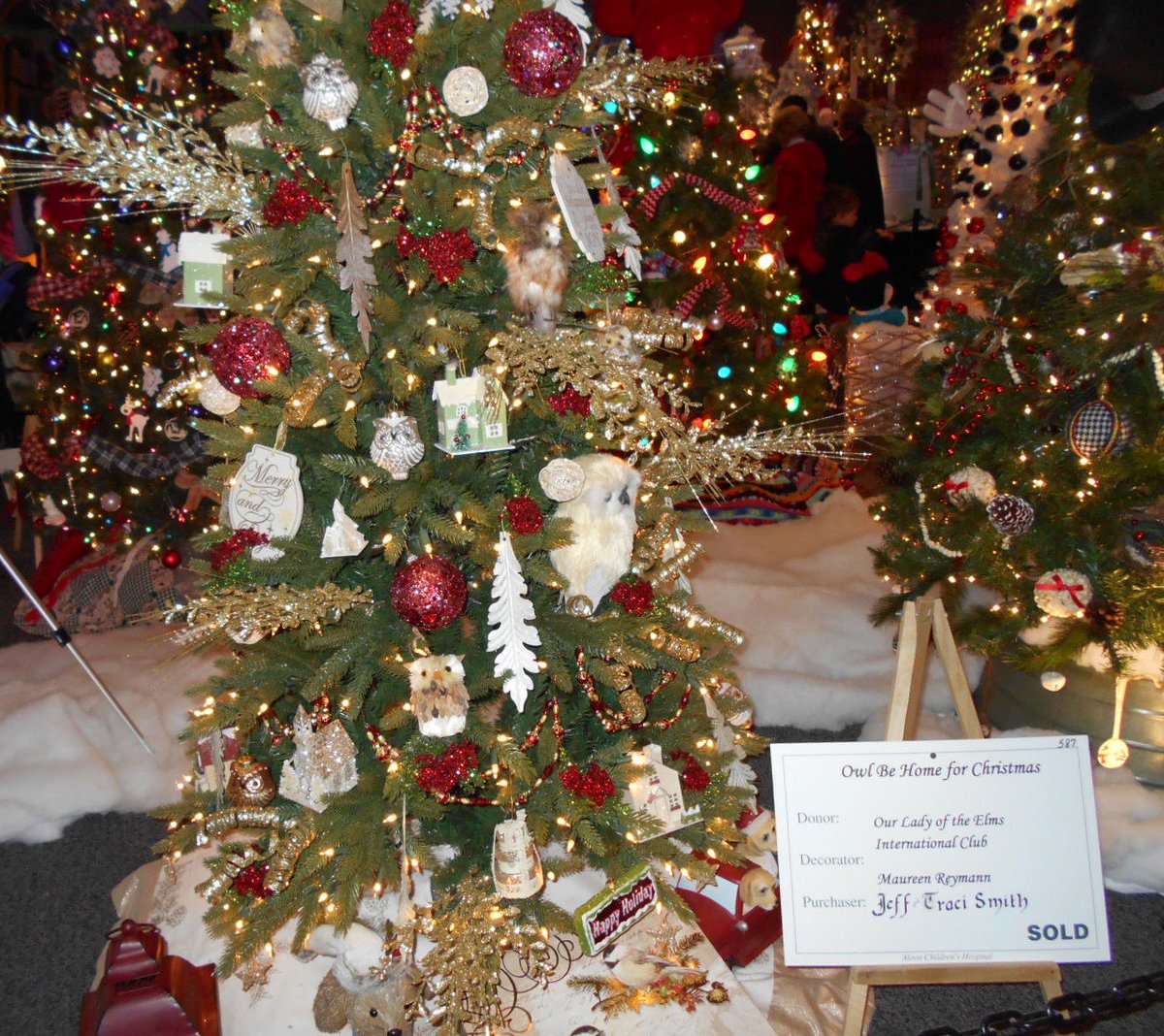 DebbieGarnet's tweet photo. Tree Festival @AkronChildrens https://t.co/bvWxlMyBM4