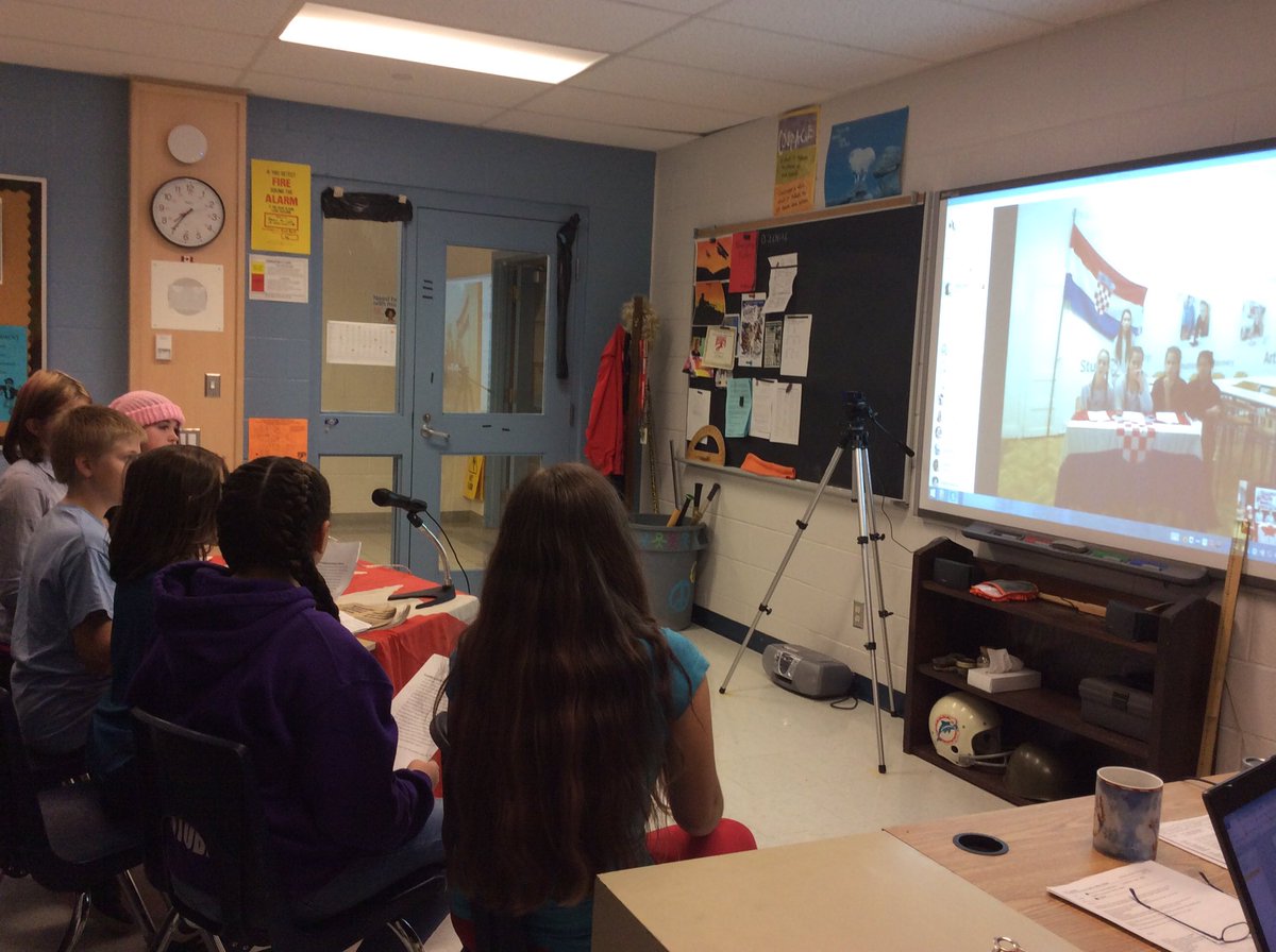 Joe_Sheik's tweet image. Discussing gender discrimination with Osnova škola Horvati. #tvdsbpbl #timeproject