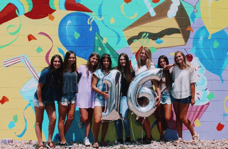 savvvharrison's tweet photo. thankful to have these cute friends😇 https://t.co/gPcP3VyHTL