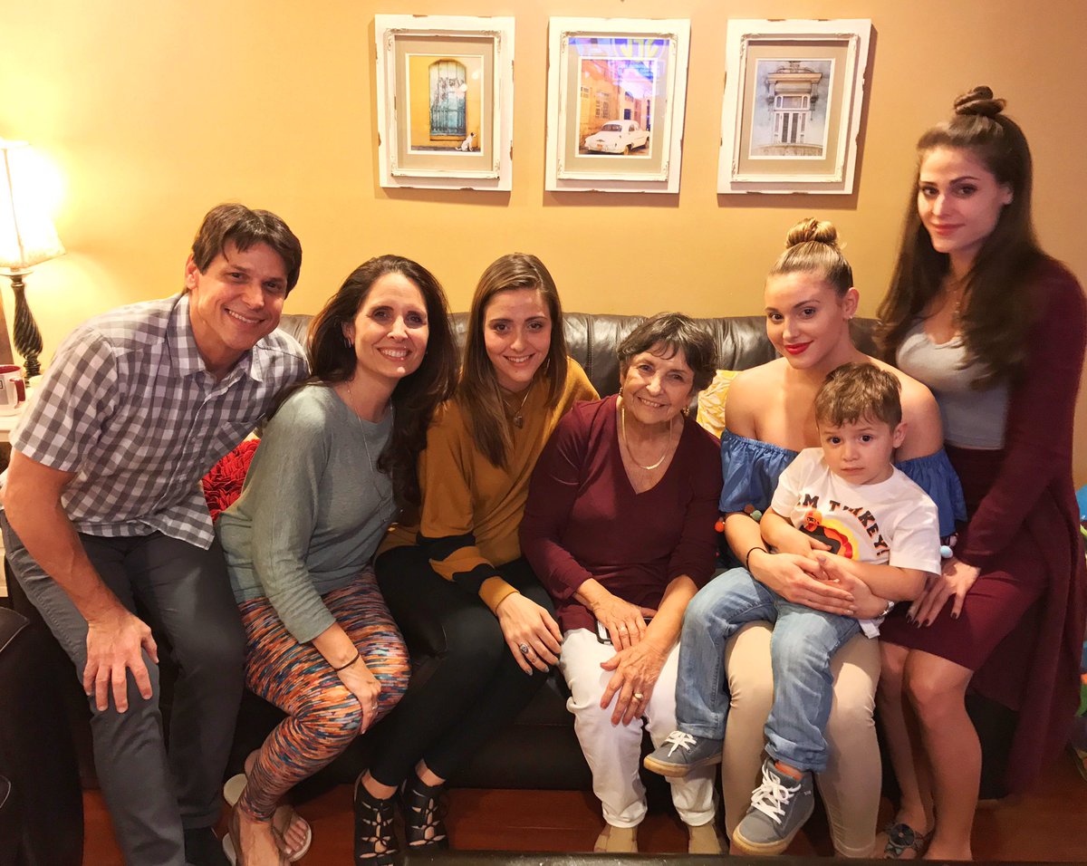 FordhamWBB's tweet photo. A huge THANK YOU to the Suarez family for hosting us tonight! Great food, amazing company and family love. #RamFamily #MiamiConnect https://t.co/cFnW9dgvXl