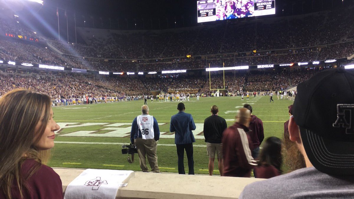 KeeganSowder's tweet photo. 100 RTs and I'll streak the field https://t.co/5Hrza903nk