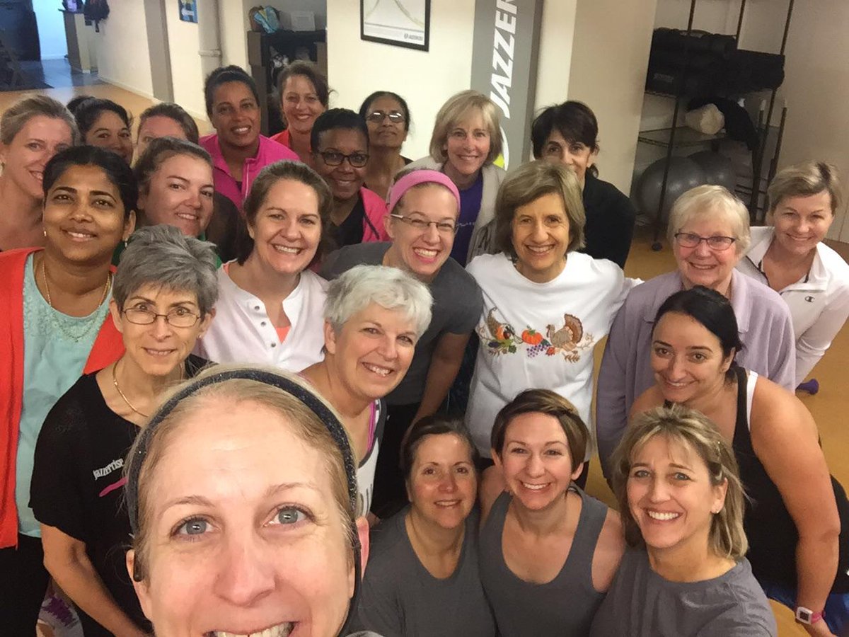 FCJazzercise's tweet photo. early bird team class selfie.  #Jazzercise #thanksgiving #grateful https://t.co/pp6fPBVuGk